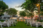 El Jardin Lawn